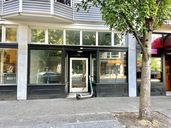 Ludlow: 701 E Pike St, Seattle, WA 98122